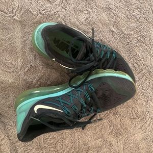 Nike Air Max woman’s sneakers